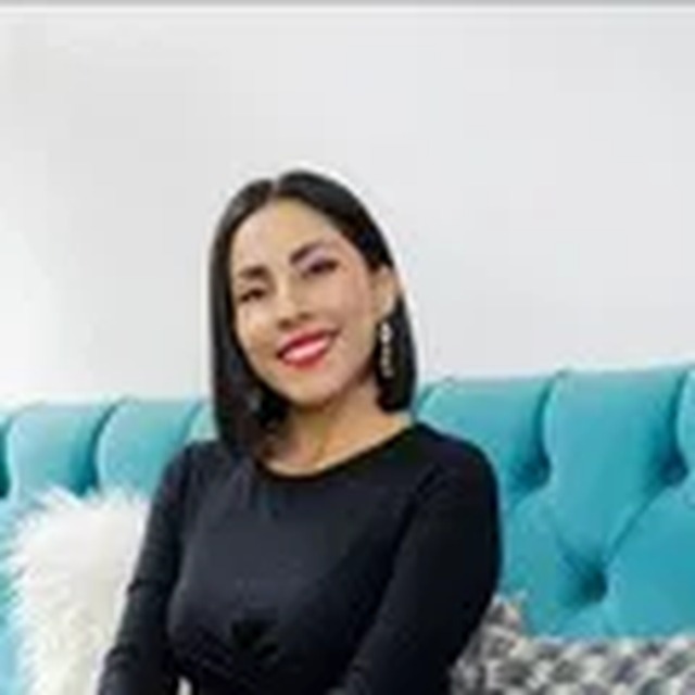 Marilia Espinoza, testimonio de la Escuela de Inteligencia Financiera & PNL